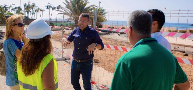 El Ayuntamiento de Teguise afirma que las obras del paseo de Las Cucharas avanzan a "buen ritmo"