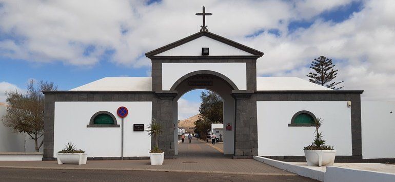 Sanidad prohíbe los velatorios y restringe las ceremonias fúnebres para luchar contra el COVID-19