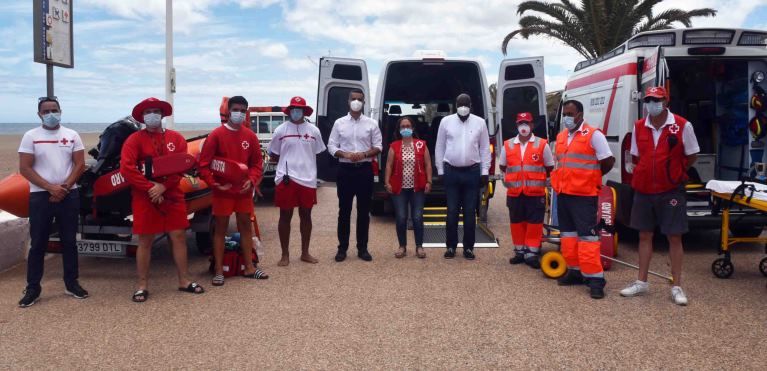 Las playas de Playa Honda cuentan desde esta semana con servicio de vigilancia y socorrismo