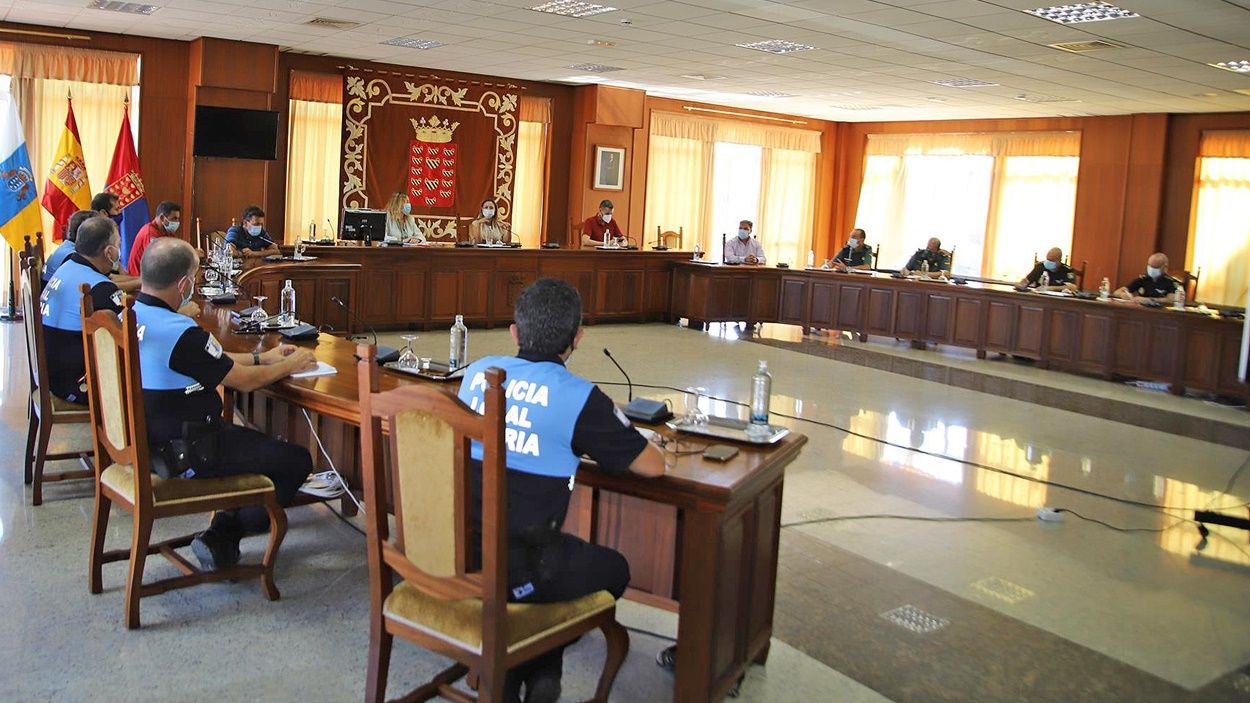 Cabildo y fuerzas de seguridad coordinan protocolos para frenar la transmisión del Covid