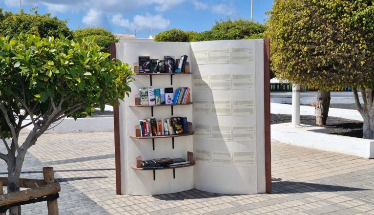 Bibliotecas instaladas en San Bartolomé para el intercambio de libros