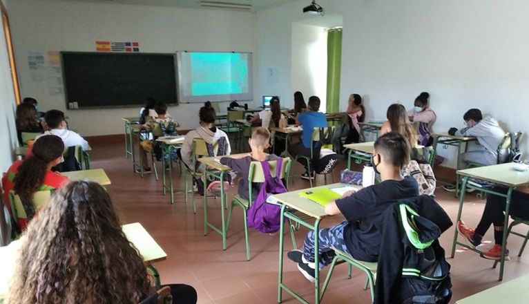 Imágenes de la charla impartida a alumnos del IES Yaiza