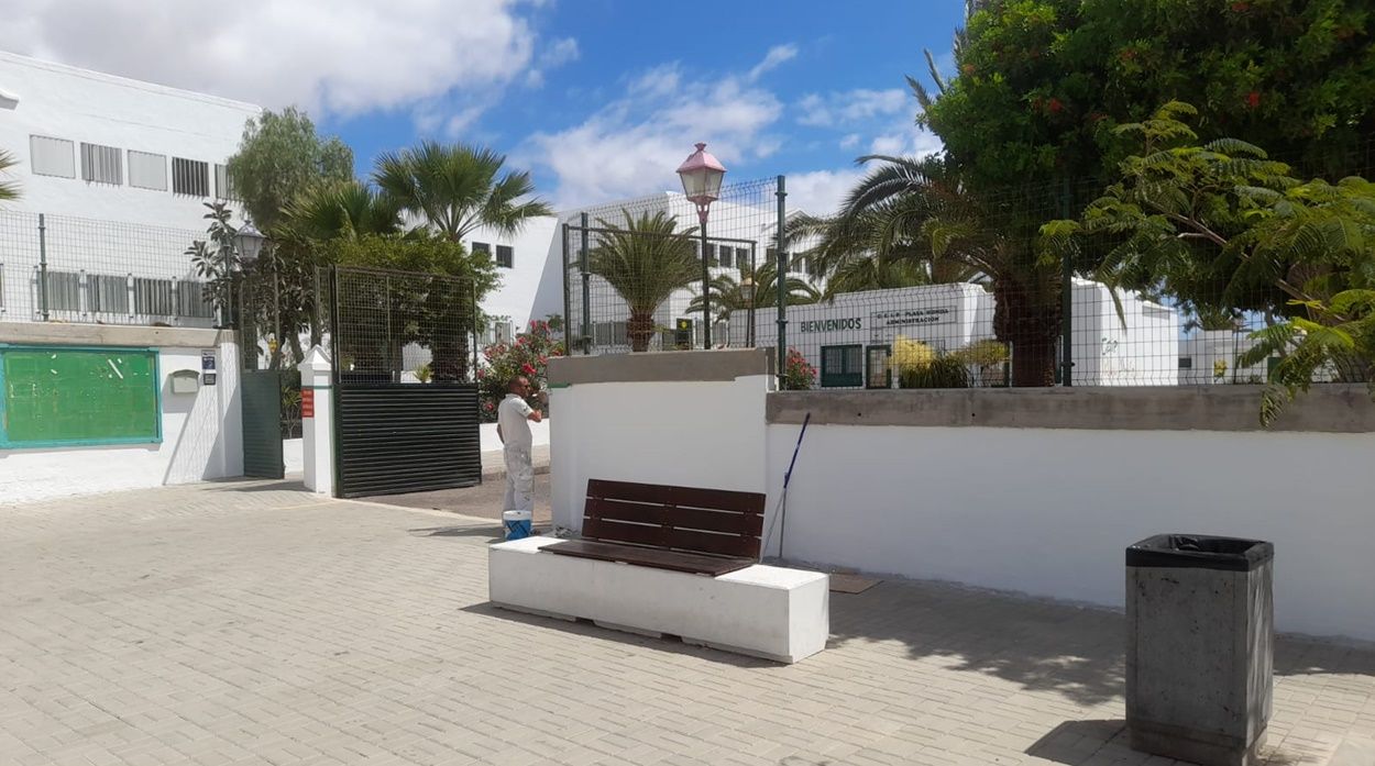 Trabajos de pintura en los colegios de San Bartolomé