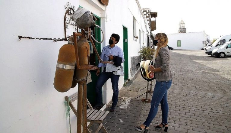 Marcos Bergaz y Jenifer Galán, ediles del PSOE en Teguise