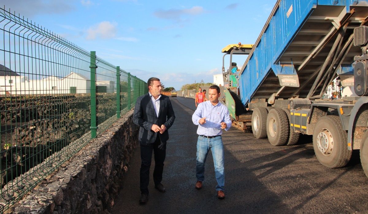 Arrancan las obras de reasfaltado en Yaiza