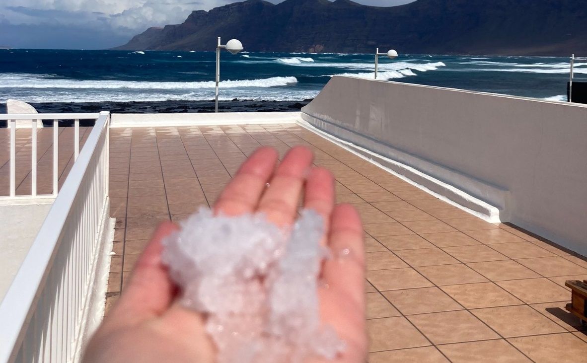 Granizo en Caleta de Famara