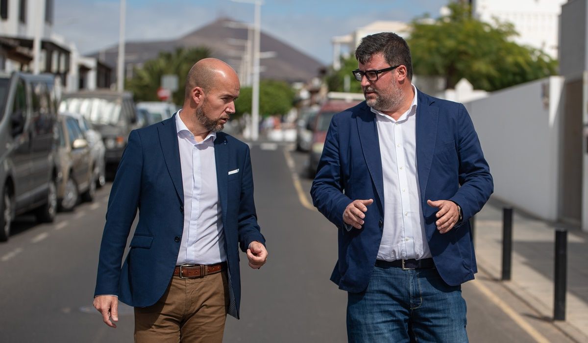 Isidro Pérez y Raúl de León, alcalde y secretario del PSOE de San Bartolomé