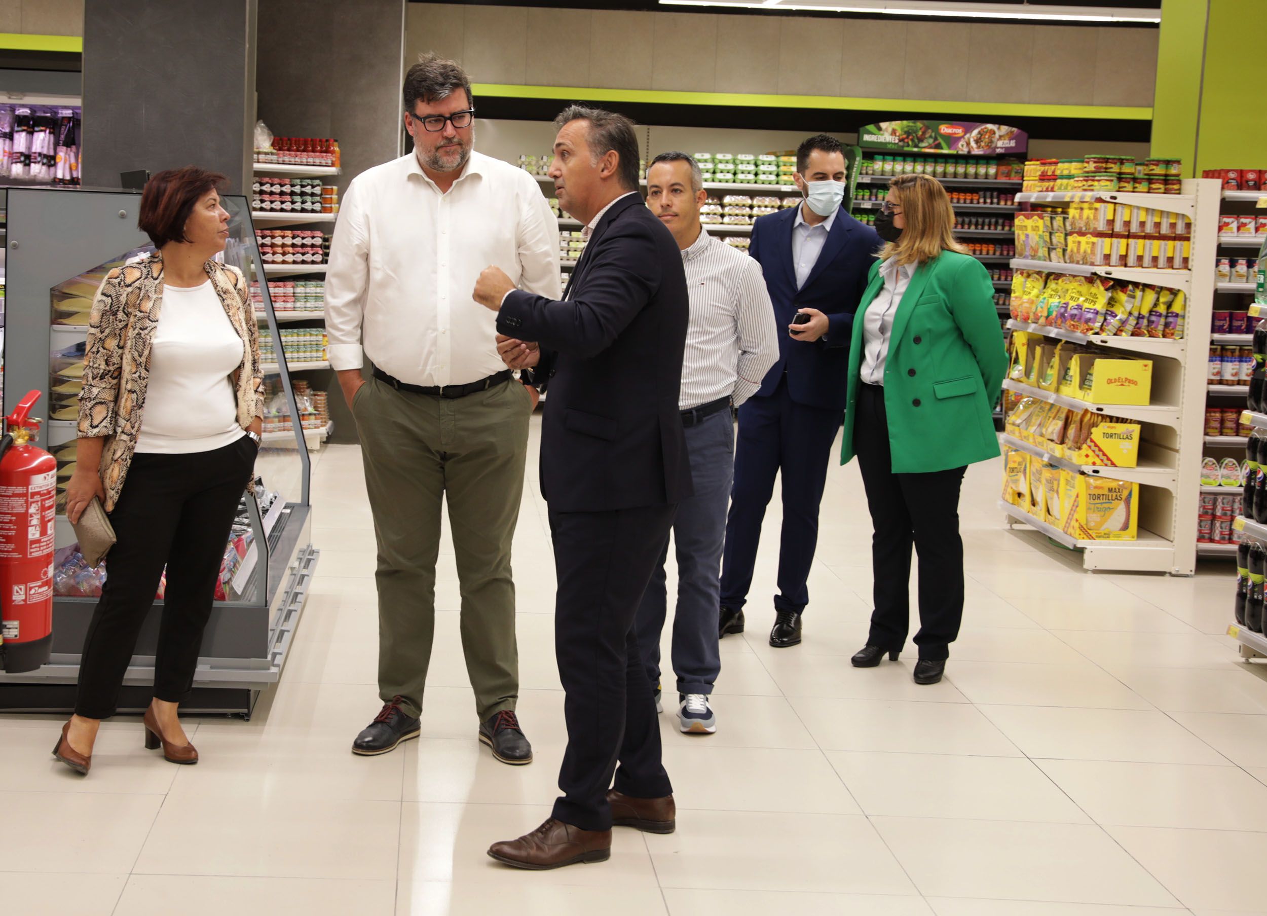 El HiperDino del Deiland reabre sus puertas tras una inversión de 2,5  millones de euros