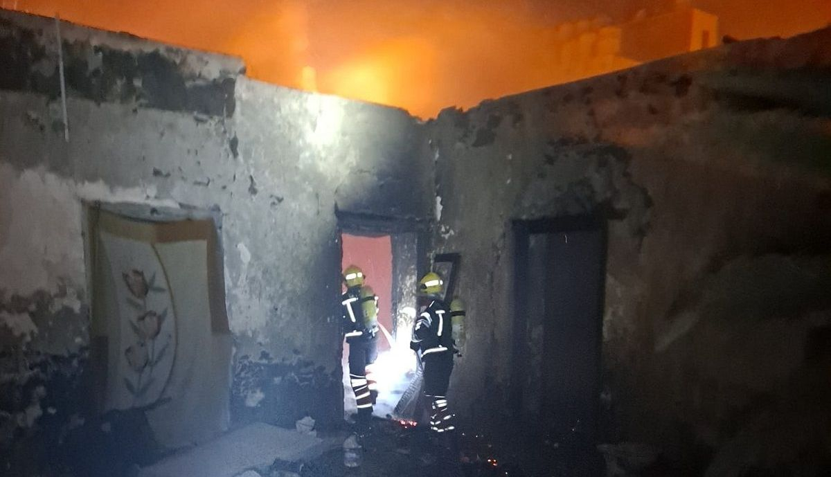 Los Bomberos Apagan Un Incendio En Una Vivienda Abandonada