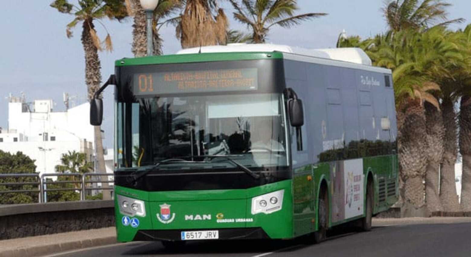 Imagen de una guagua urbana de Arrecife