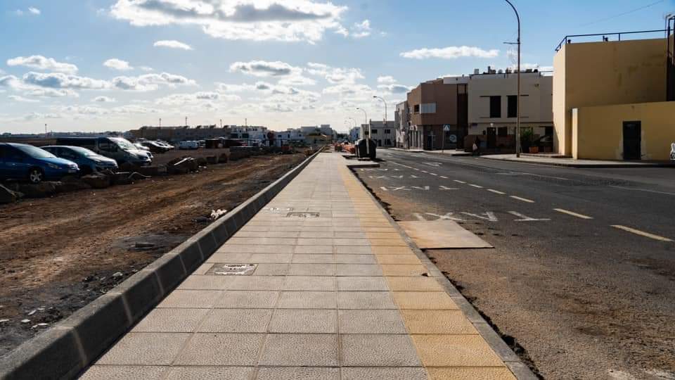 Astrid Pérez visita las obras de transformación de la calle Tenderete – PP  Lanzarote