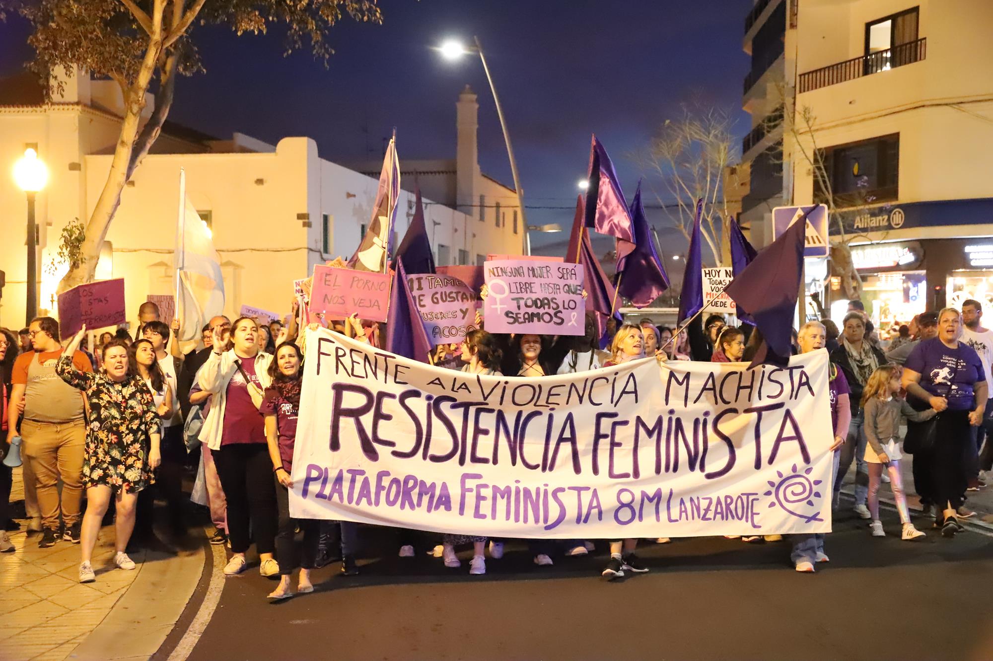 Manifestación del Día Internacional de la Mujer en Arrecife (FOTO: José Luis Carrasco)