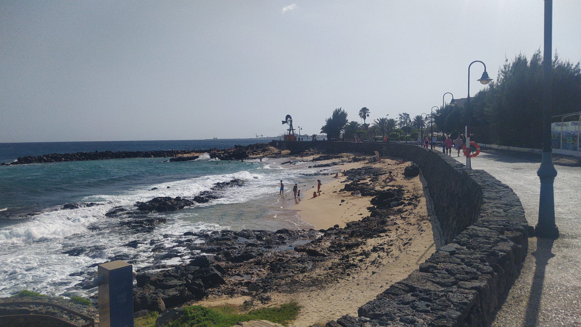 Playa de Jablillo en Costa Teguise. Foto: La Voz de Lanzarote.