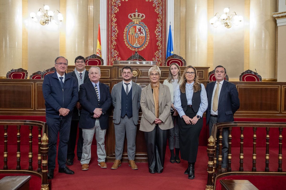 Reunión entre Manuel Fajardo, María Ángeles Luna y la delegación de la 'Comisión de Minería y Energía' del Senado de Chile