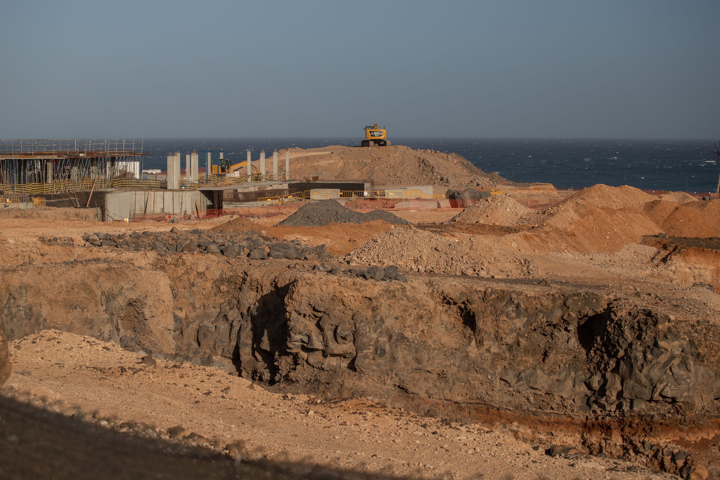 Obras del nuevo hotel del Grupo Gloria en Costa Teguise. Foto: Andrea Domínguez.