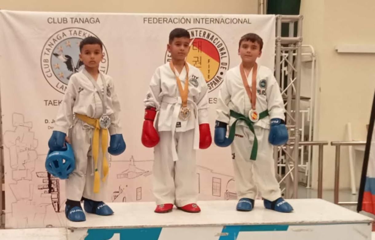 El Club Tanaga gaba 44  medallas en el torneo autonómico de Taekwon do iftu