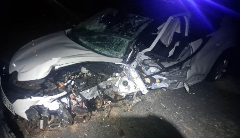 Estado de uno de los coches accidentado