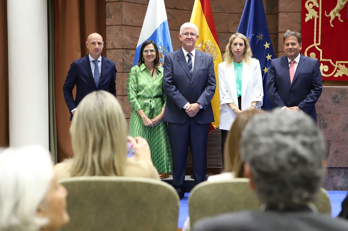 Los nuevos consejeros y consejeras auditoras en el acto de toma de posesión