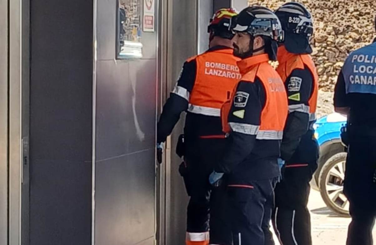 Personas encerradas en un ascensor en Puerto del Carmen