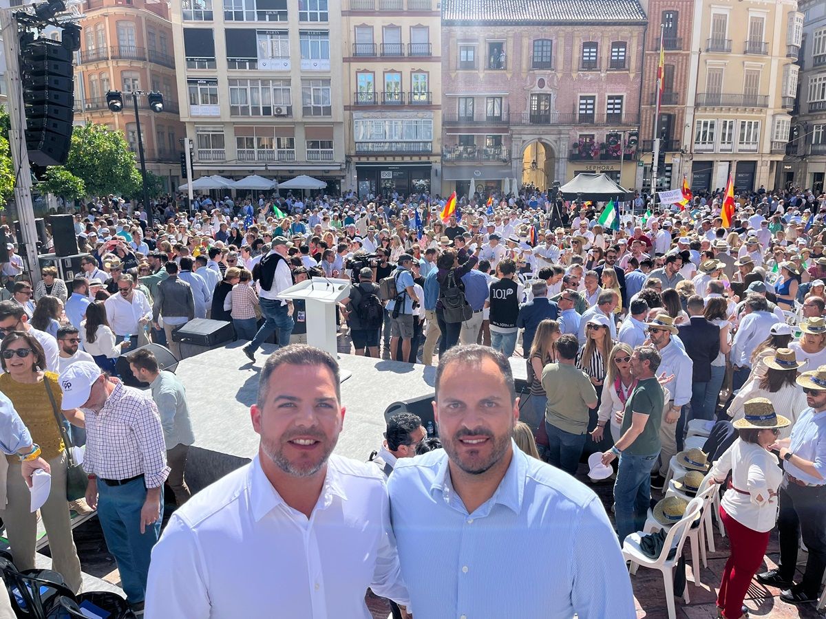 Yonathan de León y Jacobo Medina durante el acto celebrado en Málaga