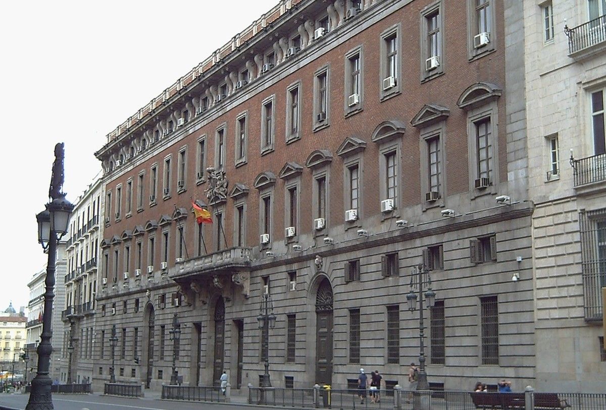 Fachada del Ministerio de Hacienda de España