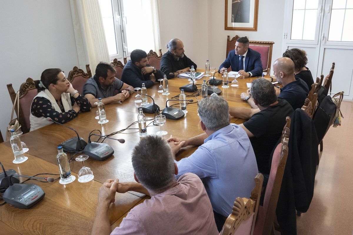 Reunión del sector camellero en el Pleno del Cabildo de Lanzarote
