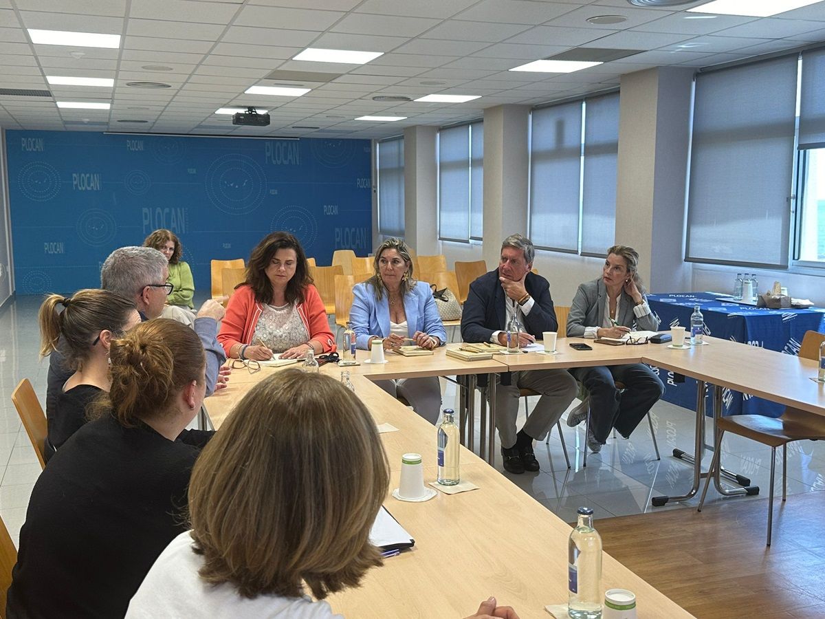 Visita del eurodiputado y candidato del Partido Popular, Gabriel Mato, a las instalaciones de la Plataforma Oceánica de Canarias