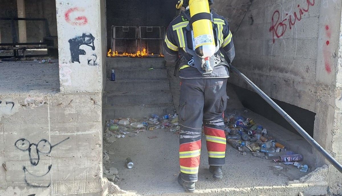 Los Bomberos Apagan El Incendio En Un Edificio Abandonado De Arrecife 7897