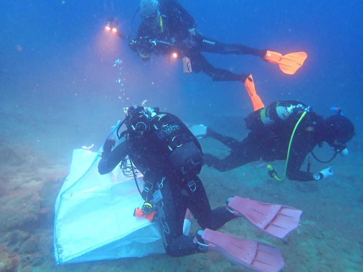 La limpieza de los fondos marinos de Arrecife durante este pasado fin de semana