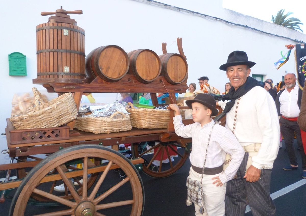 Imagen del concurso de carros de la Romería de San Juan Bautista en Haría