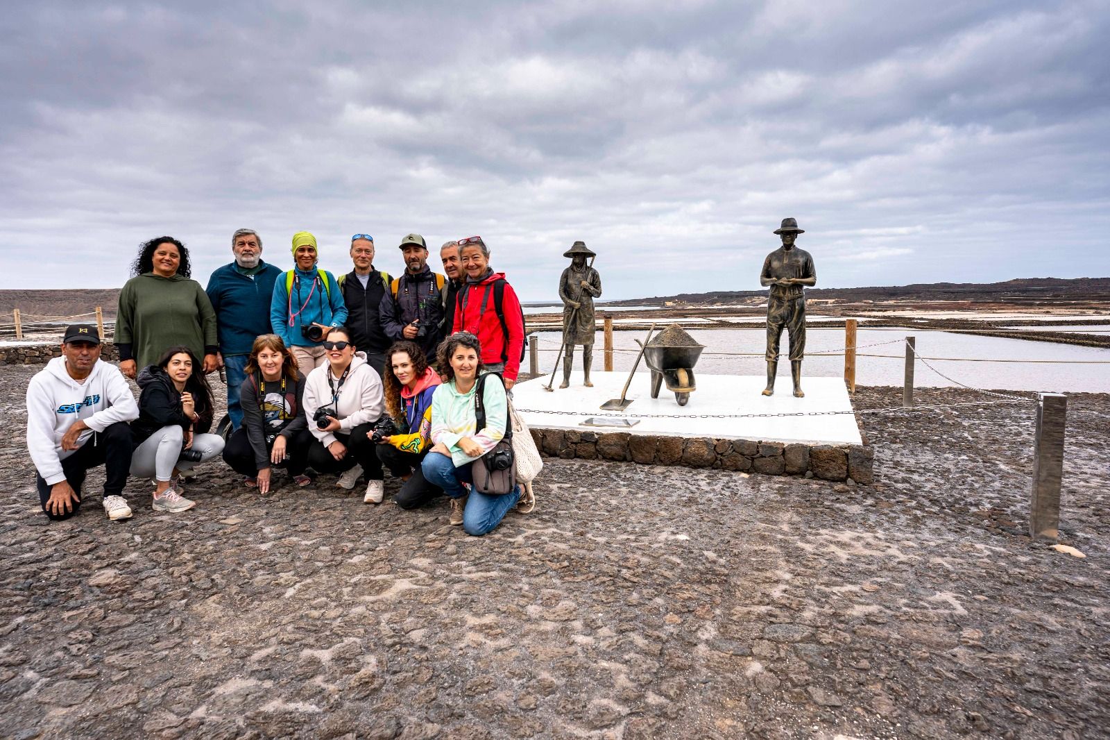 Foto de grupo en el taller de fotografía de Salina del Janubio.