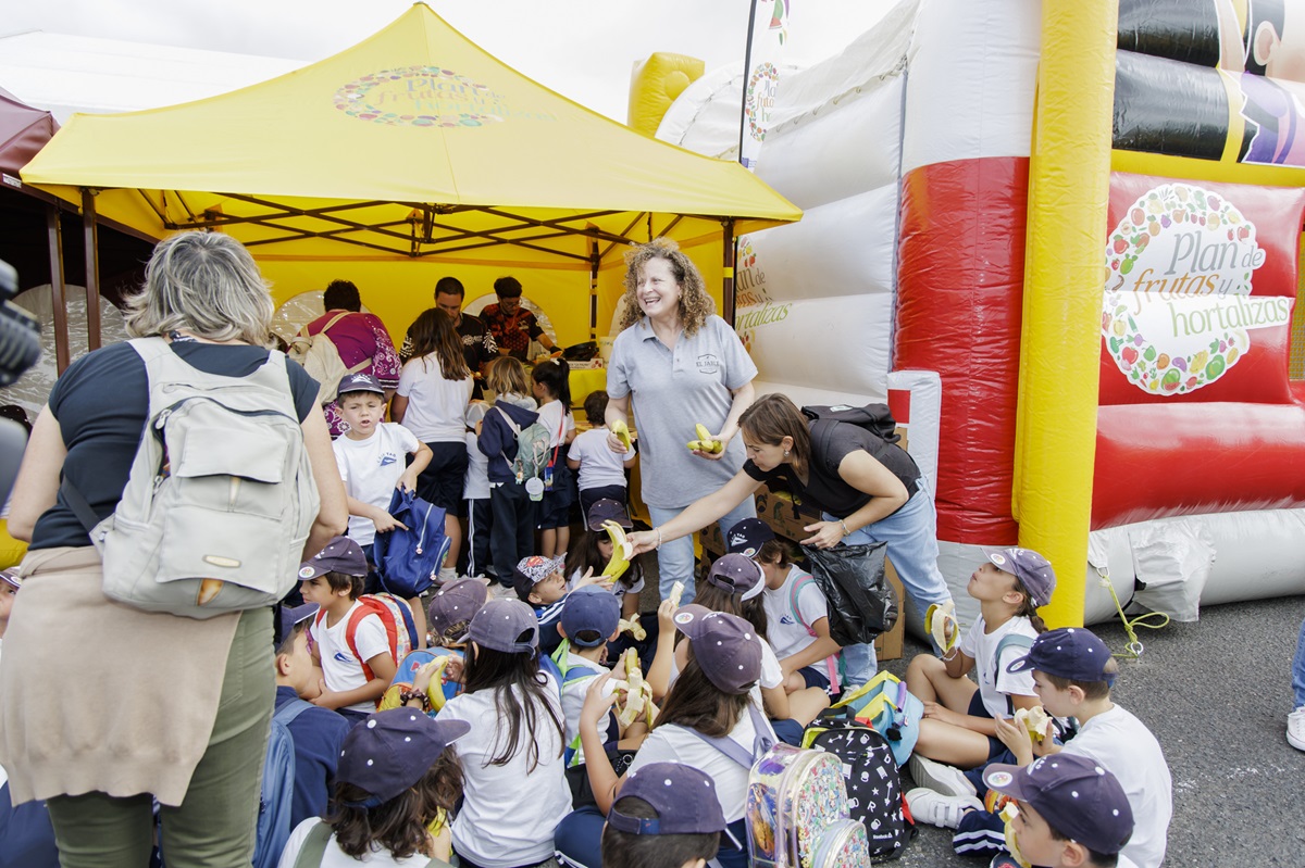 Los alumnos durante la visita a la III Feria Ganadera, Agrícola y Pesquera de Teguise