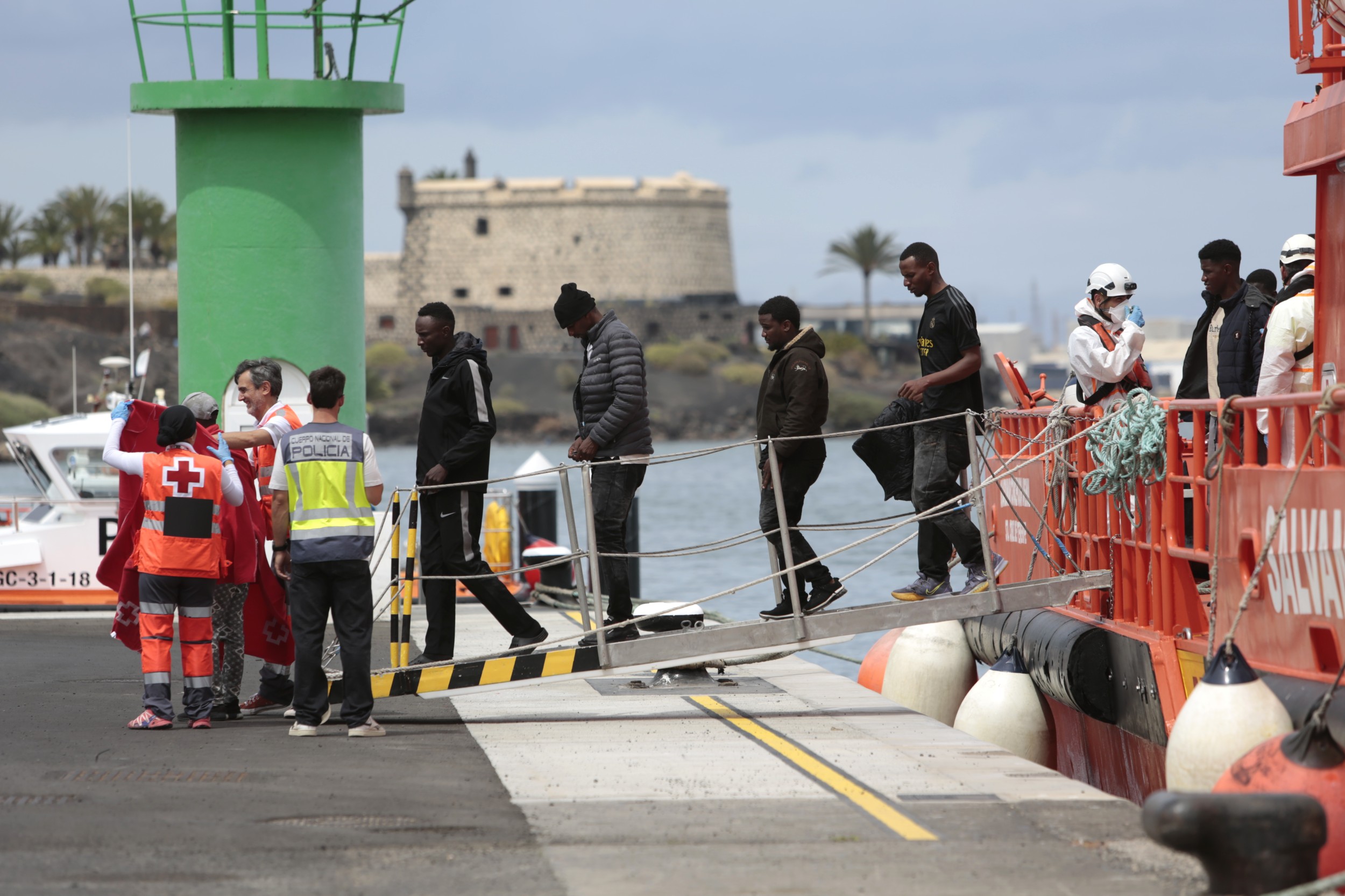 Llegada de migrantes a Puerto Naos (Fotos: Juan Mateos)