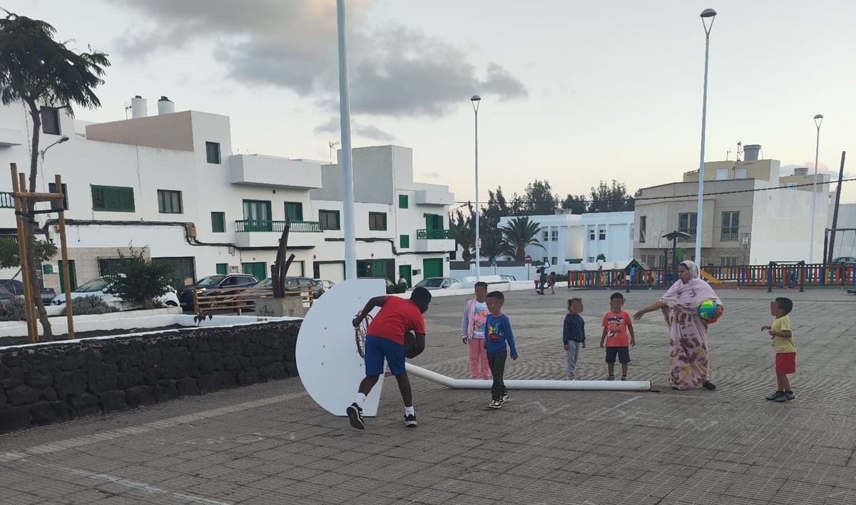 La cancha tirada en el parque Julián de León Tejera 