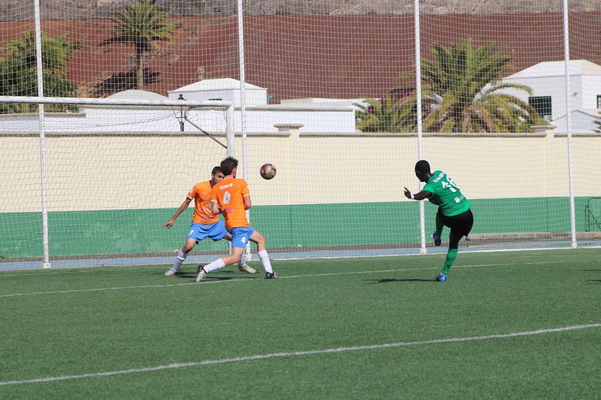 El Club de Fútbol Unión Sur Yaiza durante el partido contra el Panadería Pulido San Mateo