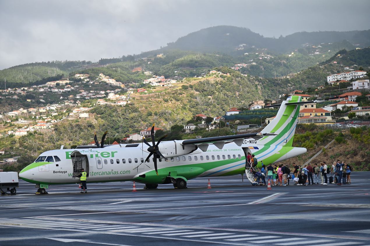 Avión de Binter en Madeira