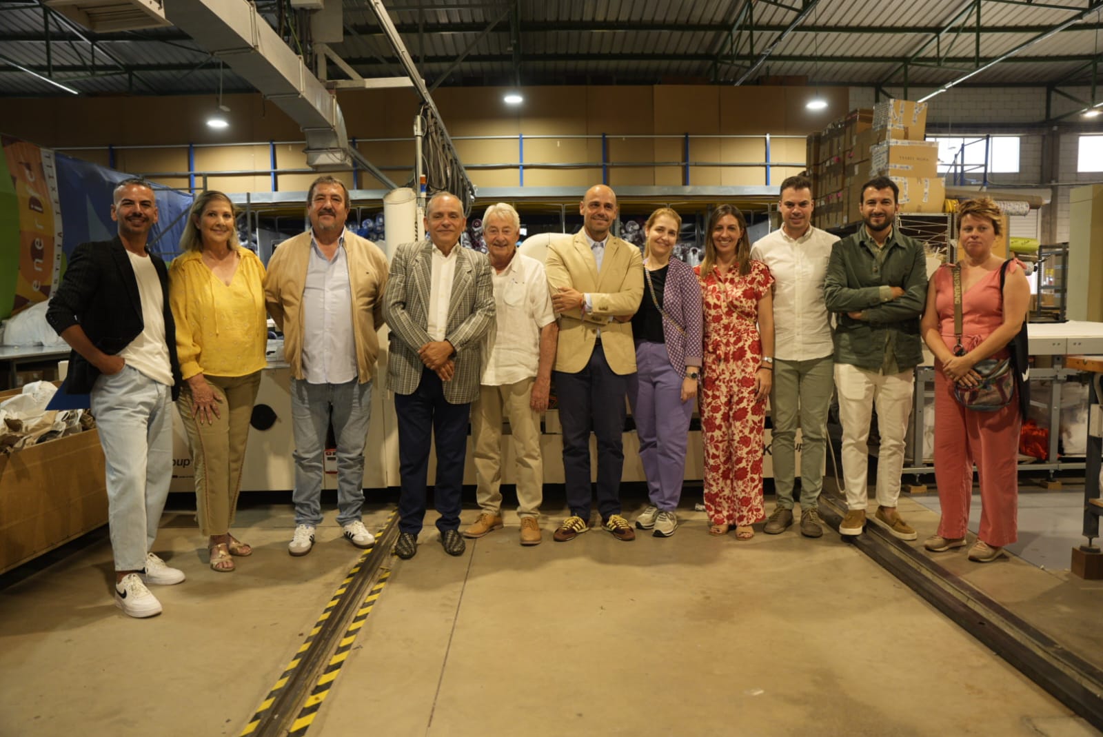 El consejero de Industria del Cabildo de Lanzarote visita un taller textil en Tenerife