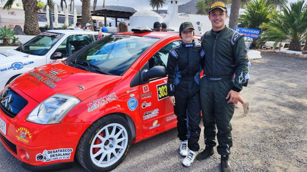  Daniela Betancort y Yoday Betancort con su nuevo Peugeot 208 Rally4 con el que competirá en la Subida de Haría