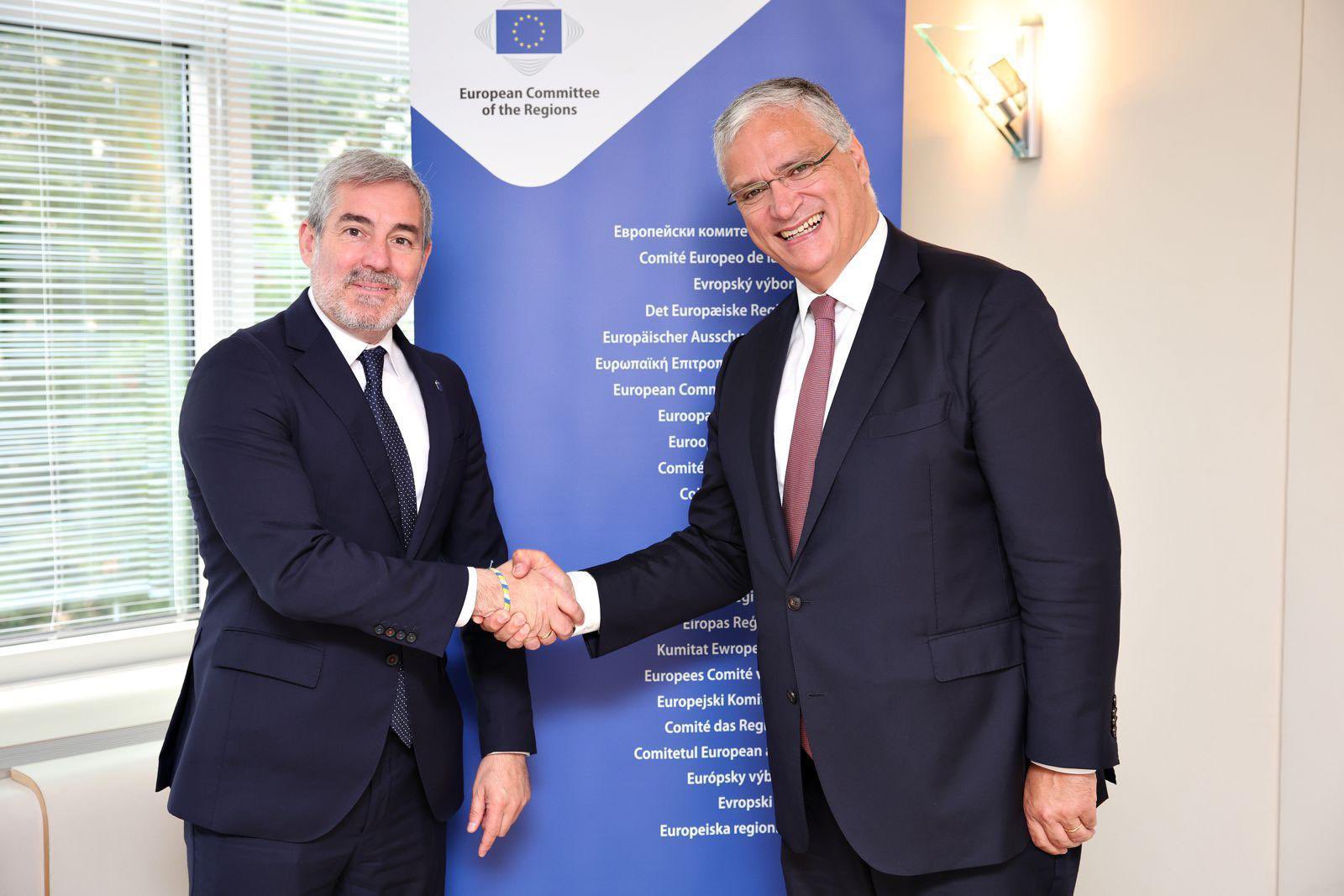 El presidente de Canarias, Fernando Clavijo con el presidente del Comité de las Regiones, Vasco Cordeiro