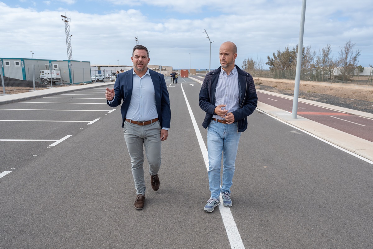 Apertura de la nueva vía anexa al futuro Parque Urbano de Playa Honda