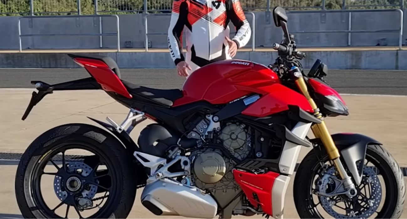 Ducati street fighter v4s