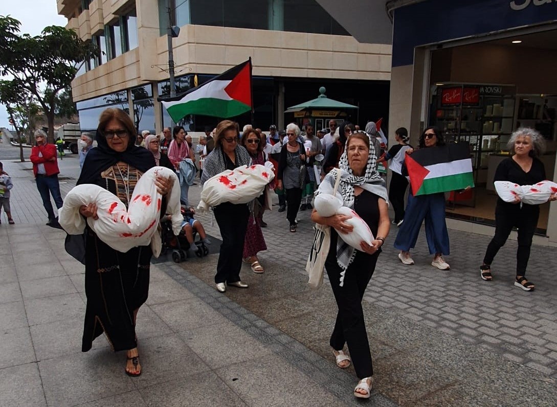 De Lanzarote con Palestina recorre las calles de Arrecife pidiendo "el fin del genocidio" en Gaza