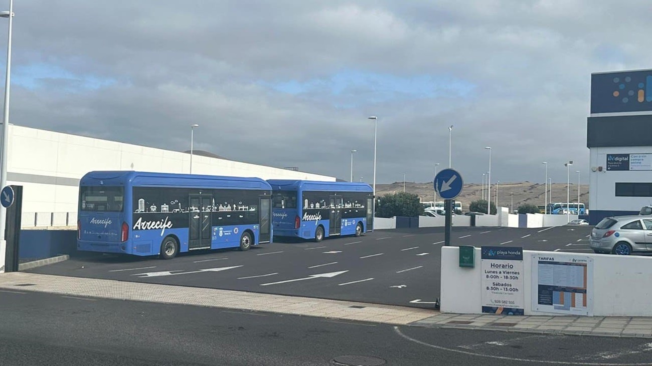 Las nuevas guaguas de Arrecife (Foto: Archivo)