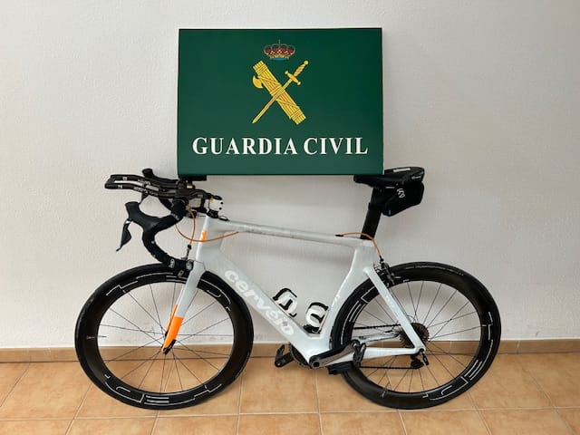 La bicicleta robada en Costa Teguise. Foto: Guardia Civil. 