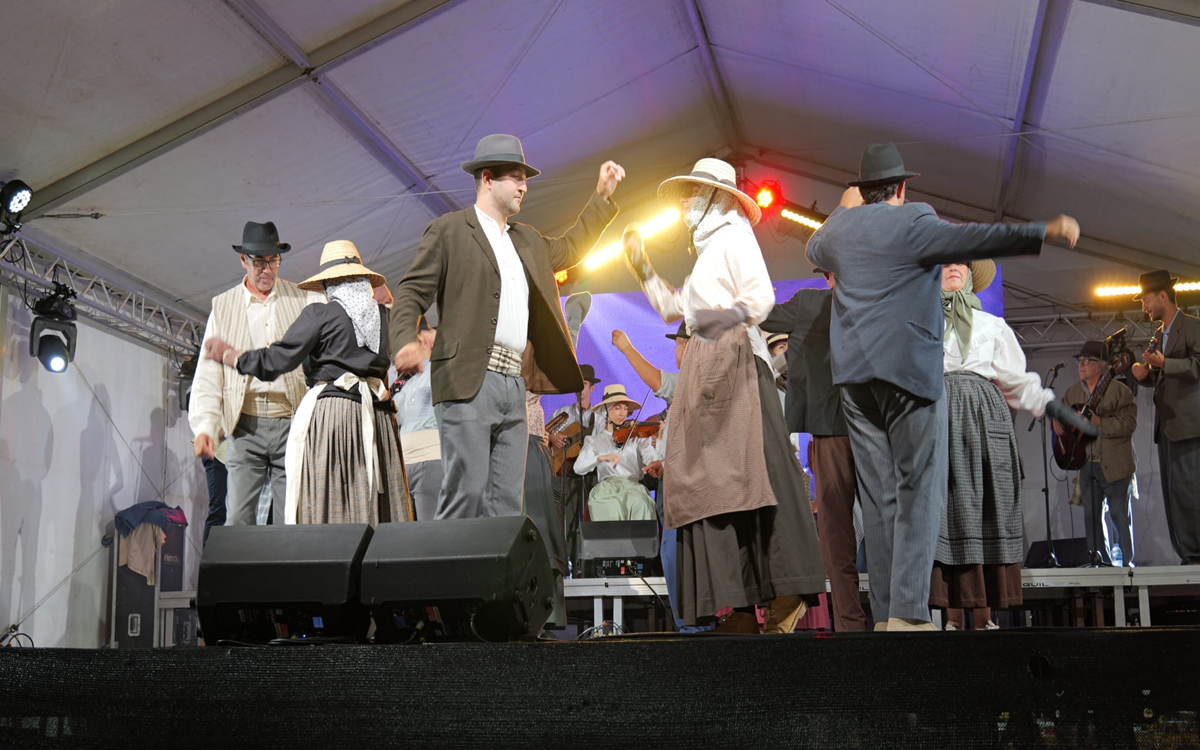 Baile durante el encuentro musical