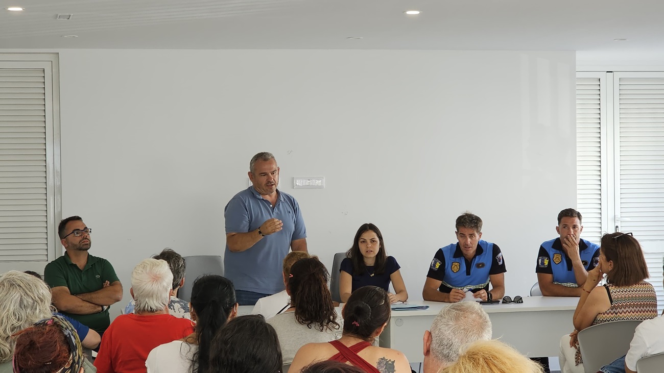 Arrecife celebra una reunión de coordinación para la gestión de las colonias felinas