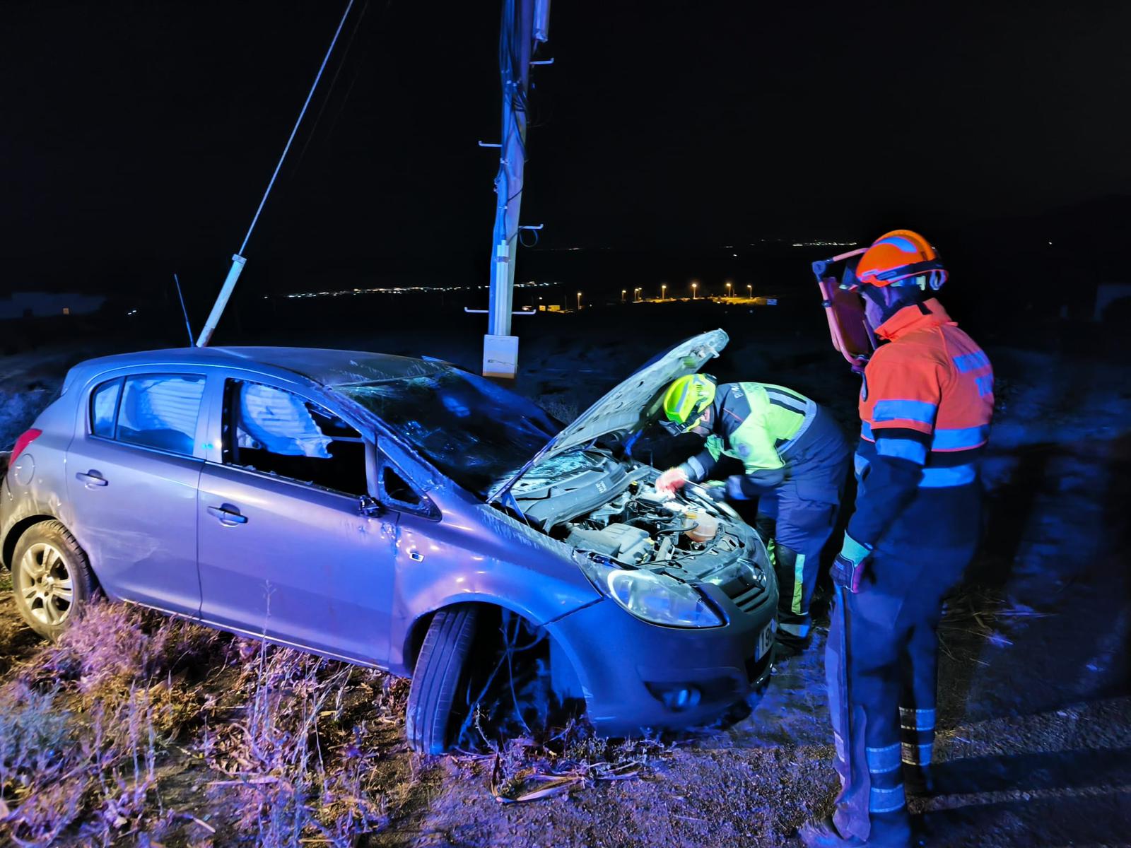 Se choca contra un muro y da varias vueltas de campana en La Asomada