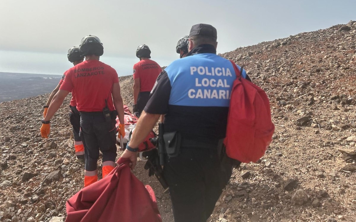 Traslado de la fallecida en la zona de montaña en Femés