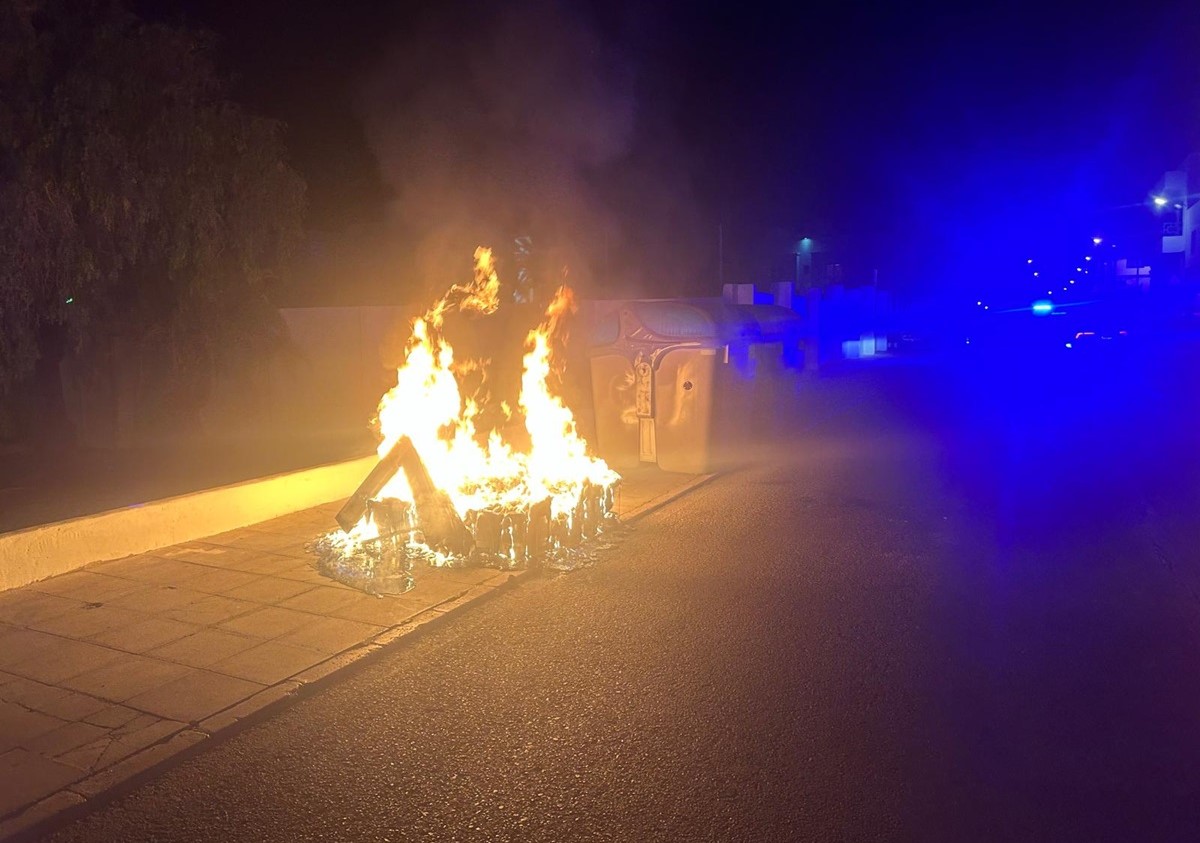 El incendio en el contenedor de basura orgánica en Arrecife