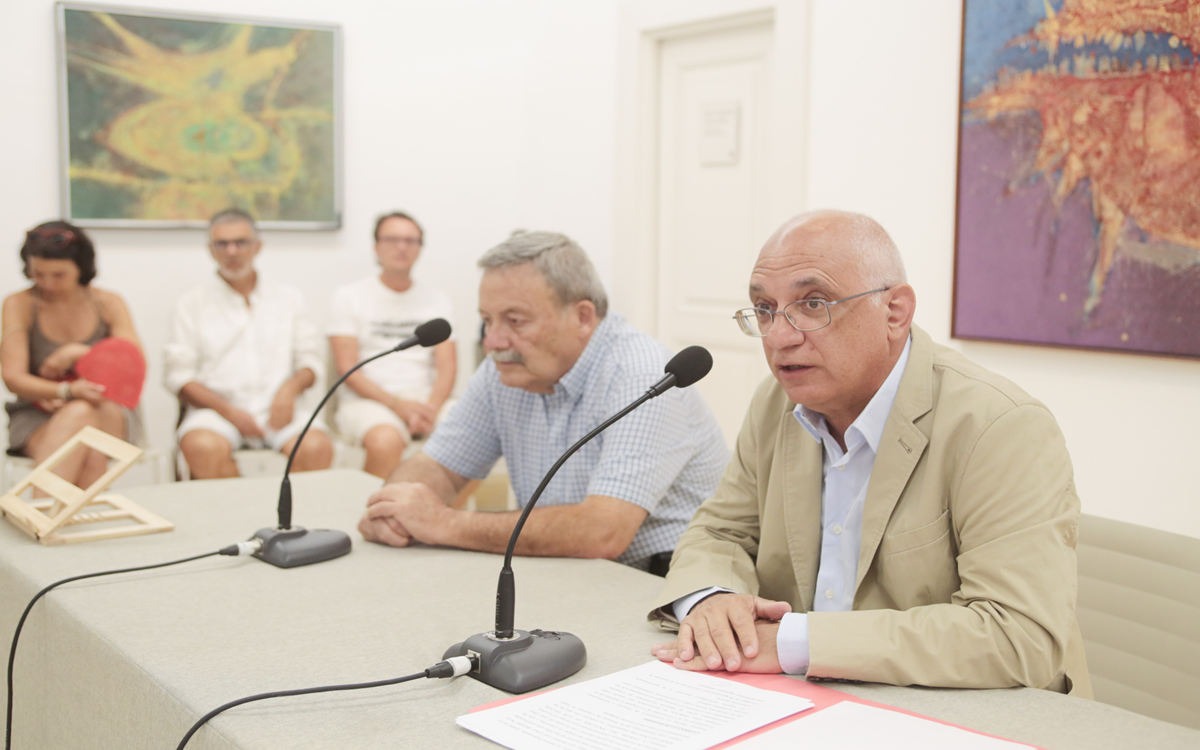 Antonio Macías y Pablo Atoche en la presentación del libro 'Los aborígenes canarios. Tres milenios de Historia'